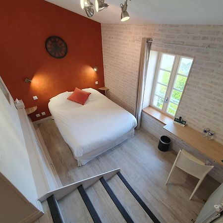 Logis Hotel Le Prince Noir Sérignac-sur-Garonne Exteriör bild