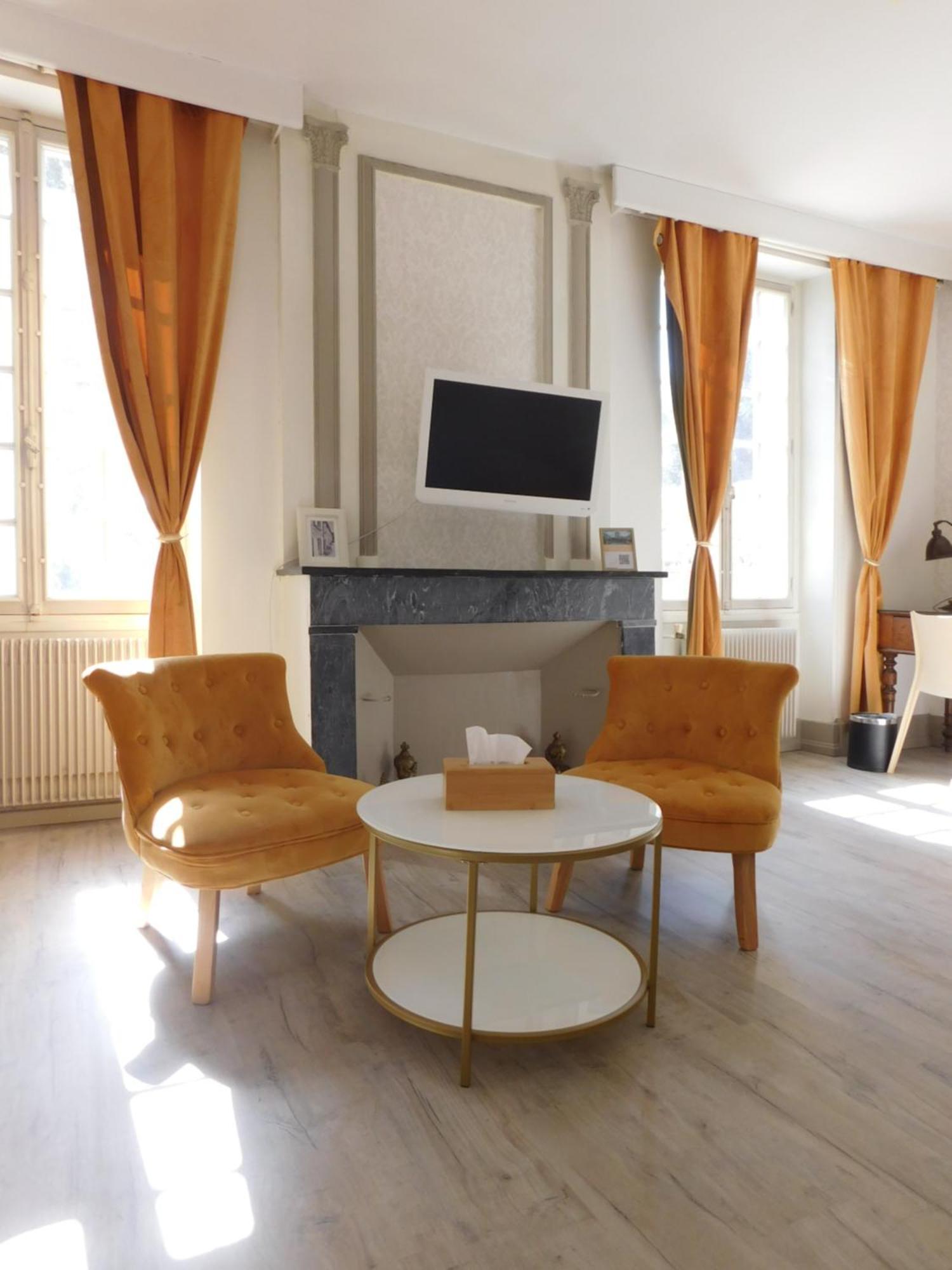 Logis Hotel Le Prince Noir Sérignac-sur-Garonne Exteriör bild