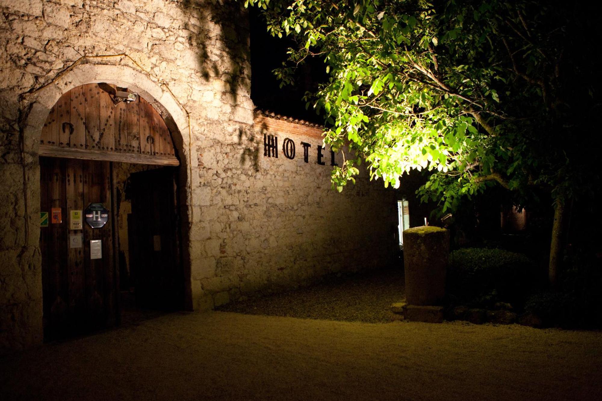 Logis Hotel Le Prince Noir Sérignac-sur-Garonne Exteriör bild
