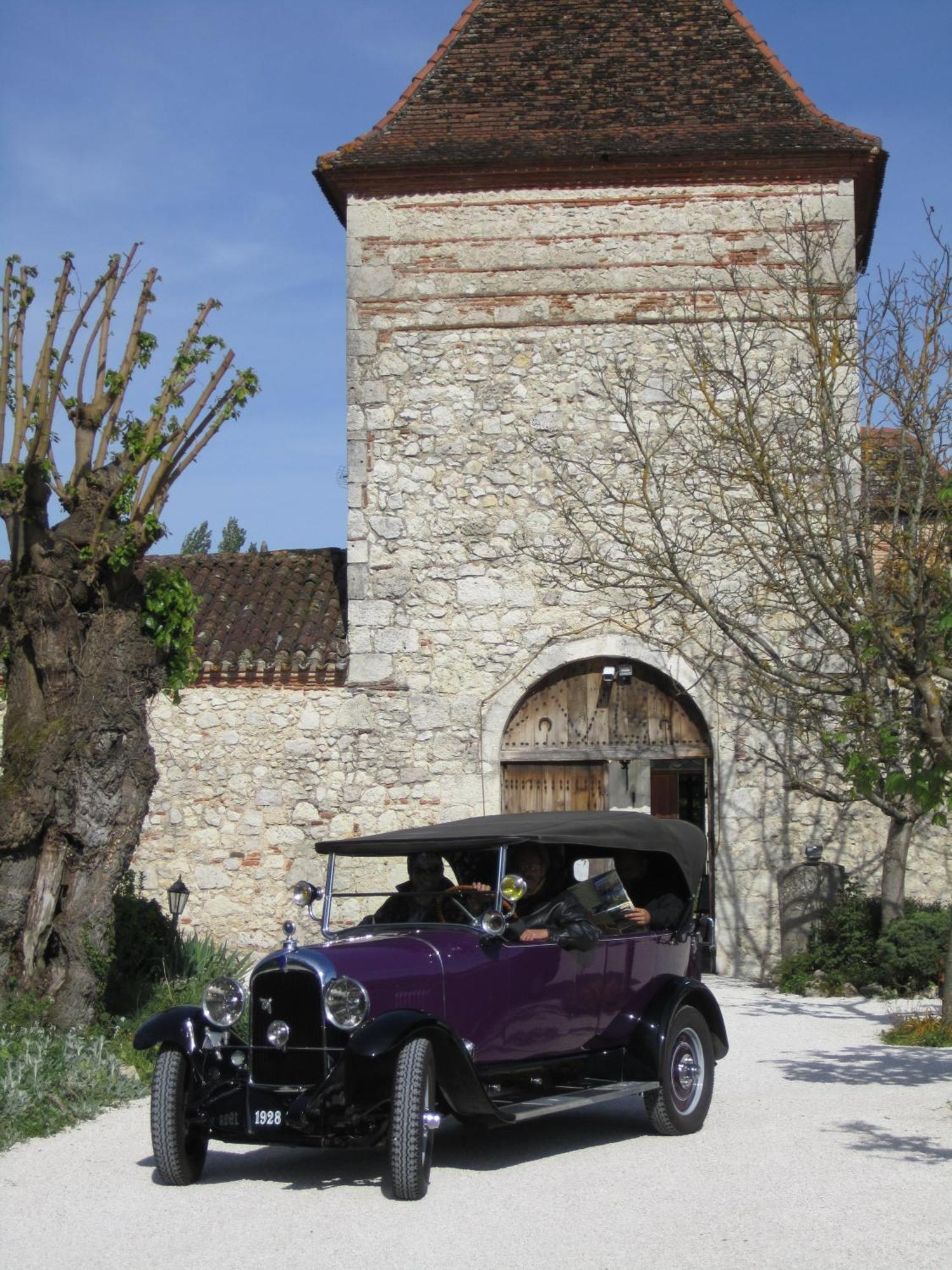 Logis Hotel Le Prince Noir Sérignac-sur-Garonne Exteriör bild