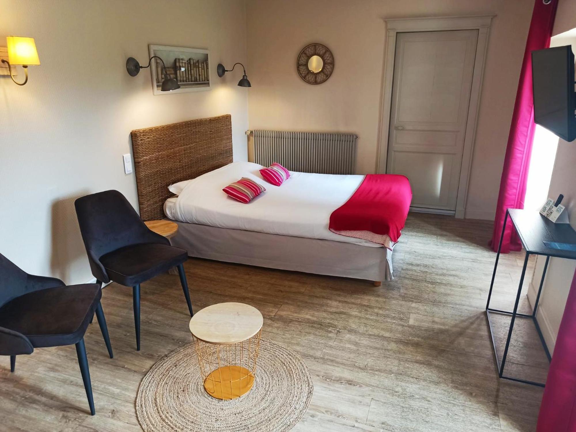 Logis Hotel Le Prince Noir Sérignac-sur-Garonne Exteriör bild