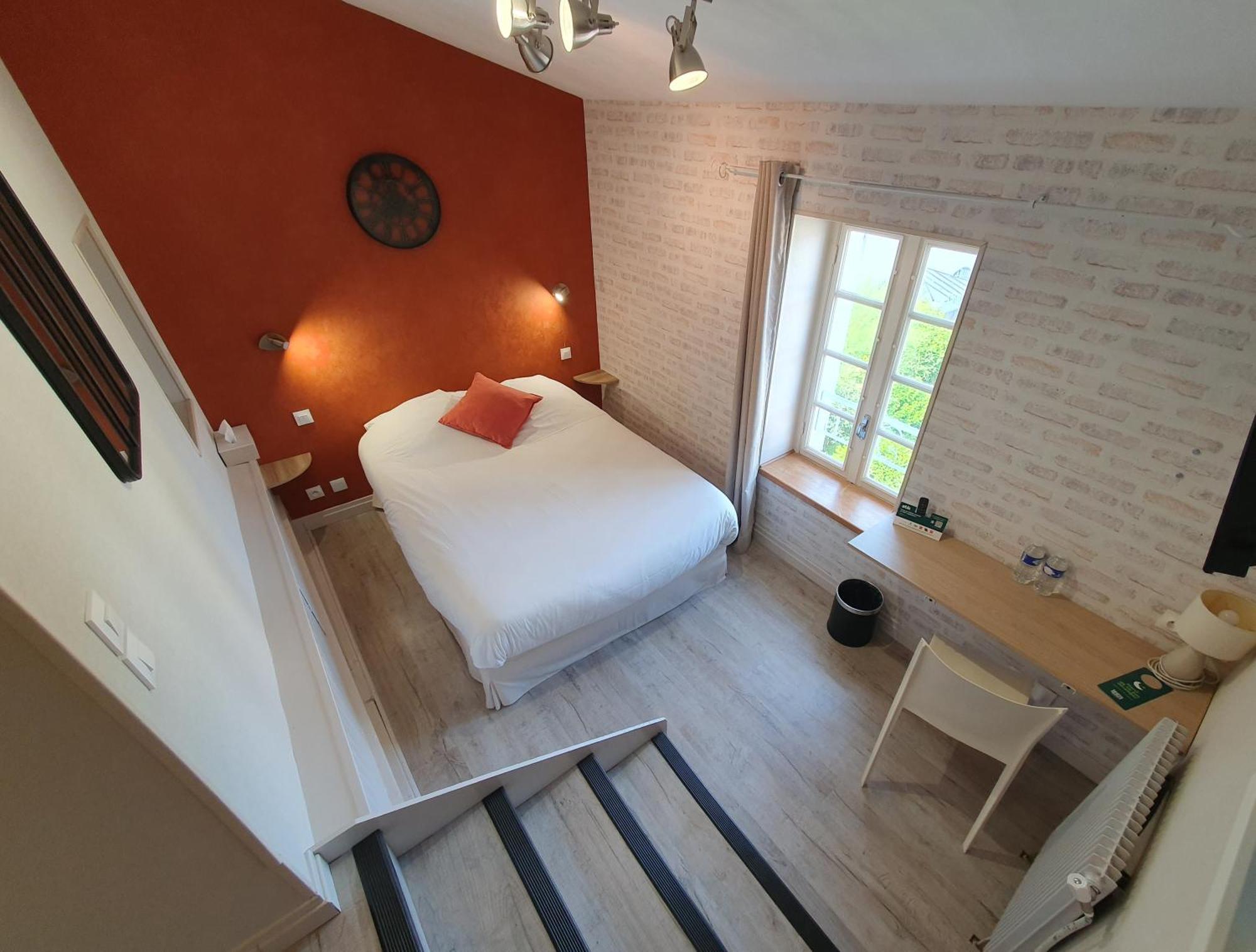Logis Hotel Le Prince Noir Sérignac-sur-Garonne Exteriör bild