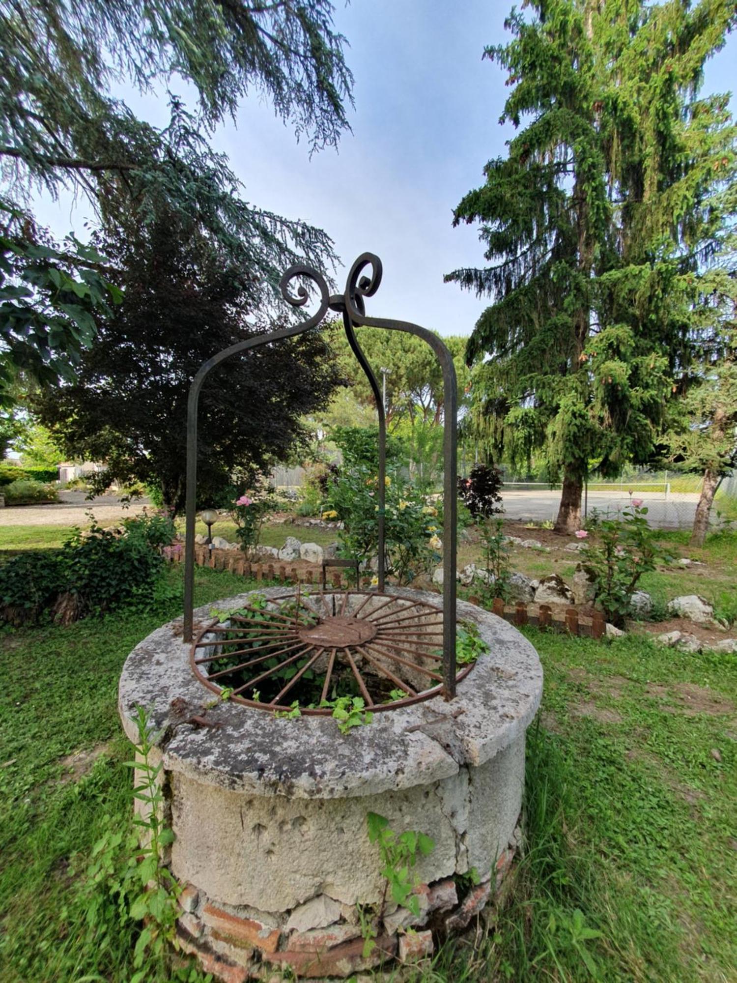 Logis Hotel Le Prince Noir Sérignac-sur-Garonne Exteriör bild