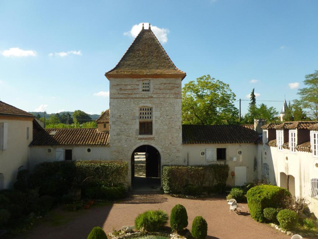 Logis Hotel Le Prince Noir Sérignac-sur-Garonne Exteriör bild